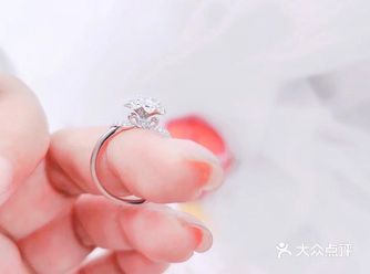 360度无死角钻戒,看到你就移不开眼了!