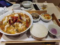 -渔语鱼酸菜鱼新川菜(来福士店)