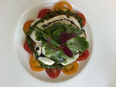 新鲜马苏里拉番茄芝麻菜色拉-蝶舍·MAISON PAPILLON