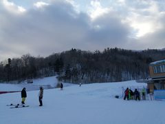 -亚布力新体委滑雪场