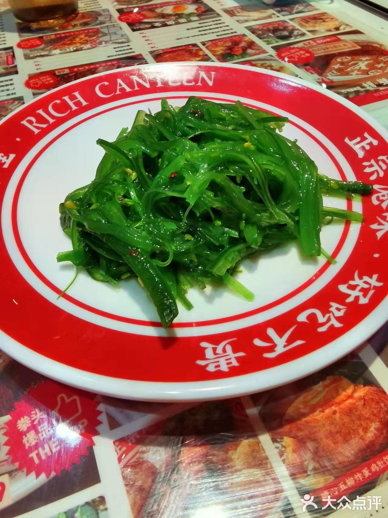 份量都唔算太大，不过颜值好高，樱花搭配紫菜