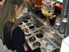 -成都你六姐·牛肉冒菜(信泰中心商场店)