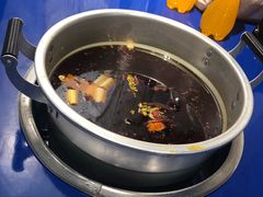 传统锅底-马路边边串串香(大成路店)