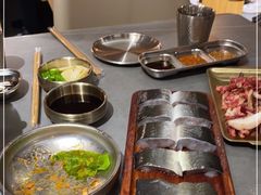 -围炉肉舍•炭烤活鳗•丹东海鲜烤肉(步行街店)