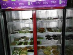 -何氏串串香火锅(翠亨店)