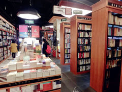 店内环境-西西弗书店&矢量咖啡(静安大悦城店)