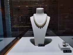 -北京七彩云南翡翠珠宝旗舰店(月坛店)