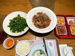 -黄泥岗·地道湖北菜(奥特莱斯店)