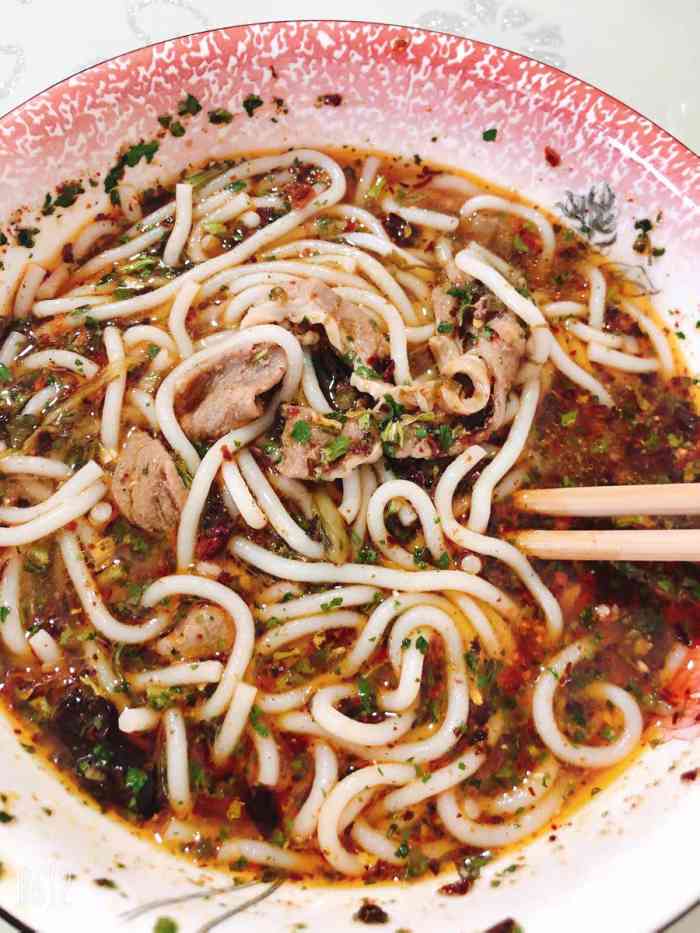 贺记津市牛肉粉(联丰路)-"味道中规中矩吧!份量还是挺足,可能长沙粉.