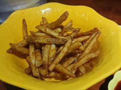 -BHC炸鸡(明洞总店)