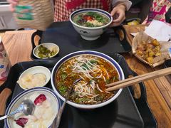 -云阿蛮云南生烫牛肉米线(奉贤路店)