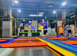 -蹦贝运动中心·蹦床·攀岩·闯关(龙岗店)