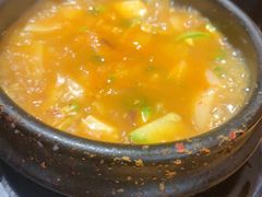 牛肉泡菜汤-肉甲韩国木炭烤肉(新壹街1店)