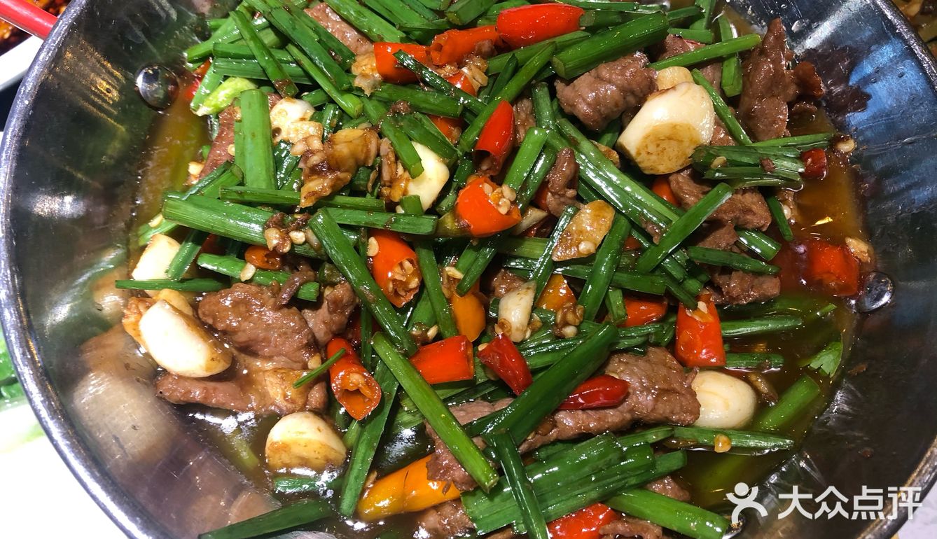 肉质很嫩,那个绿色的菜也还不错,也不是很油