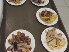 -天宜隆蘑菇宴火锅(石景山旗舰店)
