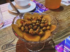 醋泡花生佐萝卜条-胡桃里音乐酒馆(星湖北一里店)