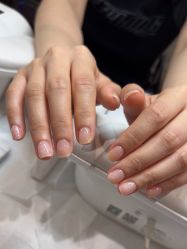 -花岐款式专研健康美甲沙龙