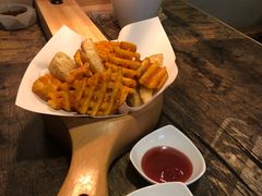 -HIGH FIVE哈福手工汉堡(桂林路店)