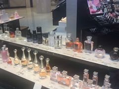 店内环境-Dior(海信广场店)