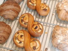 -VERIE BAKEHOUSE
