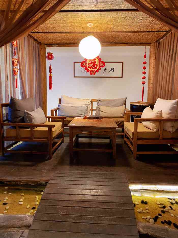 素心茶房(曲江旗舰店)-"环境很古朴,找个有阳光的午后,靠在窗边享.