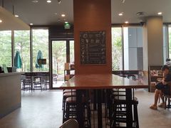 大堂-星巴克臻选(深圳龙华红山天虹店)
