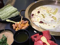 -沸炉重庆老火锅(军事博物馆店)