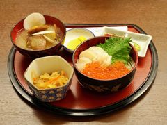 鱼籽扇贝刺身米饭套餐-Osanai食堂