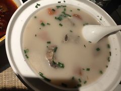 莲藕龙骨汤-渝信川菜 · 川味家常菜(长安店)