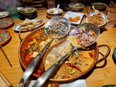 -洱火云南酸菜牛肉火锅(石景山当代商城店)