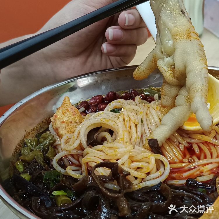满大碗都是料🍜 这家螺蛳粉就是性价比高