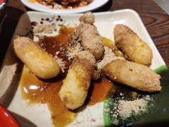 -爆炸头阿姨小四川正宗川味小吃(无任何分店)