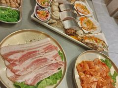 -围炉肉舍•炭烤活鳗•丹东海鲜烤肉(步行街店)