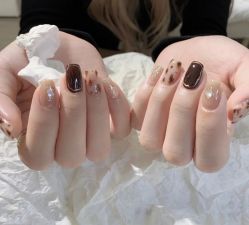 -爱美睫美甲会馆