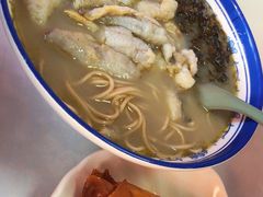 -明呈黄鱼面馆(斜土路店)