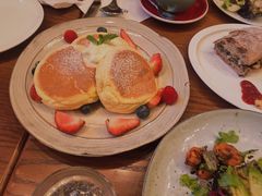 莓果奶油芝士舒芙蕾松饼-UPPER KITCHEN(延安路店)