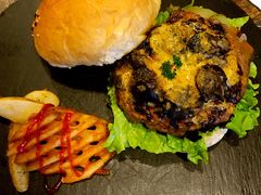 球馆汉堡-HIGH FIVE哈福手工汉堡(桂林路店)