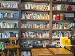 -房角石咖啡与书(吉大南校店)