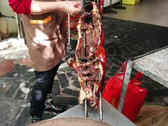 -黄记四更烤乳猪店