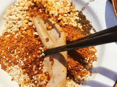 -王婆乔鲜鱼自助火锅(蜀汉路店)