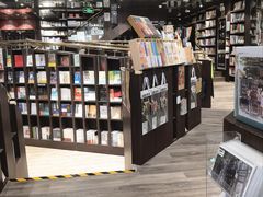 -钟书阁(群光广场店)