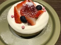 草莓糯米蛋糕-野路甜点铺(松柏路店)
