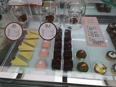 -UNI UNI(环亚凯瑟琳店)