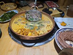 -洱火云南酸菜牛肉火锅(石景山当代商城店)