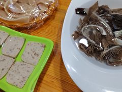 -何氏串串香火锅(翠亨店)