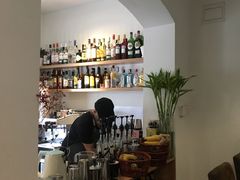 -WOW coffee
