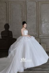 点击看大图 -艾拉·女王婚纱礼服馆