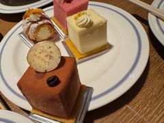 -咖啡苑自助餐厅·中国大饭店