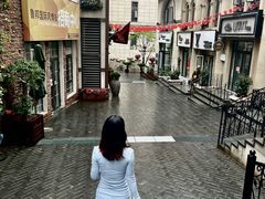 -鲁邦国际风情街(麦世达韩国精品百货店)