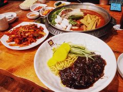 -喇喇排骨火锅·传统韩式脊骨汤(望京西园总店)